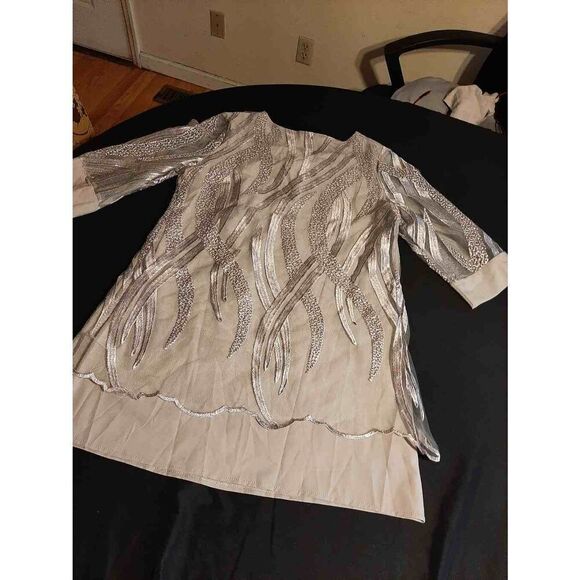 Medium Silver Grey Sleeve Dressy Mini Dress Christmas New Years Mother of Bride - Picture 4 of 4